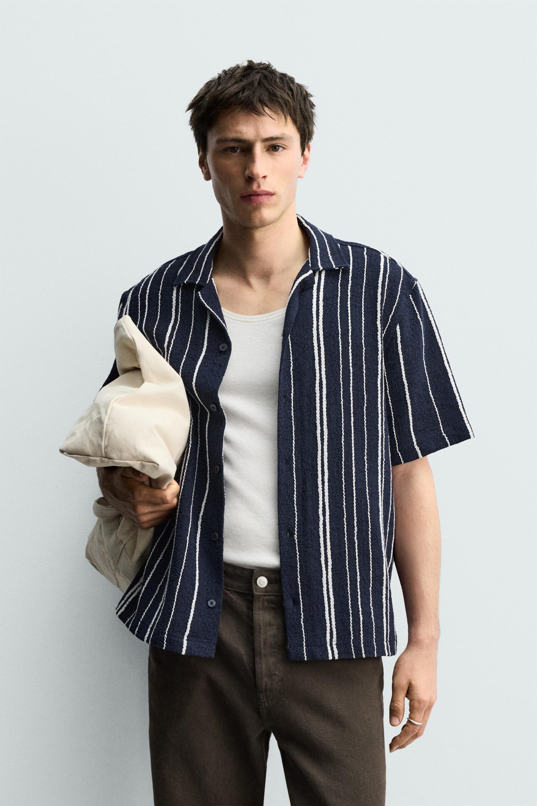 CHEMISE À RAYURES EN JACQUARD, COUPE CLASSIQUE