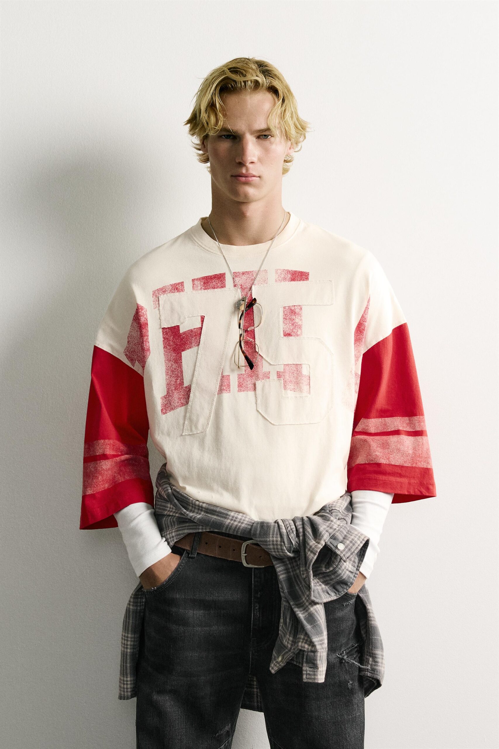 T-SHIRT BOXY AVEC ÉCUSSON, DÉLAVÉ VINTAGE