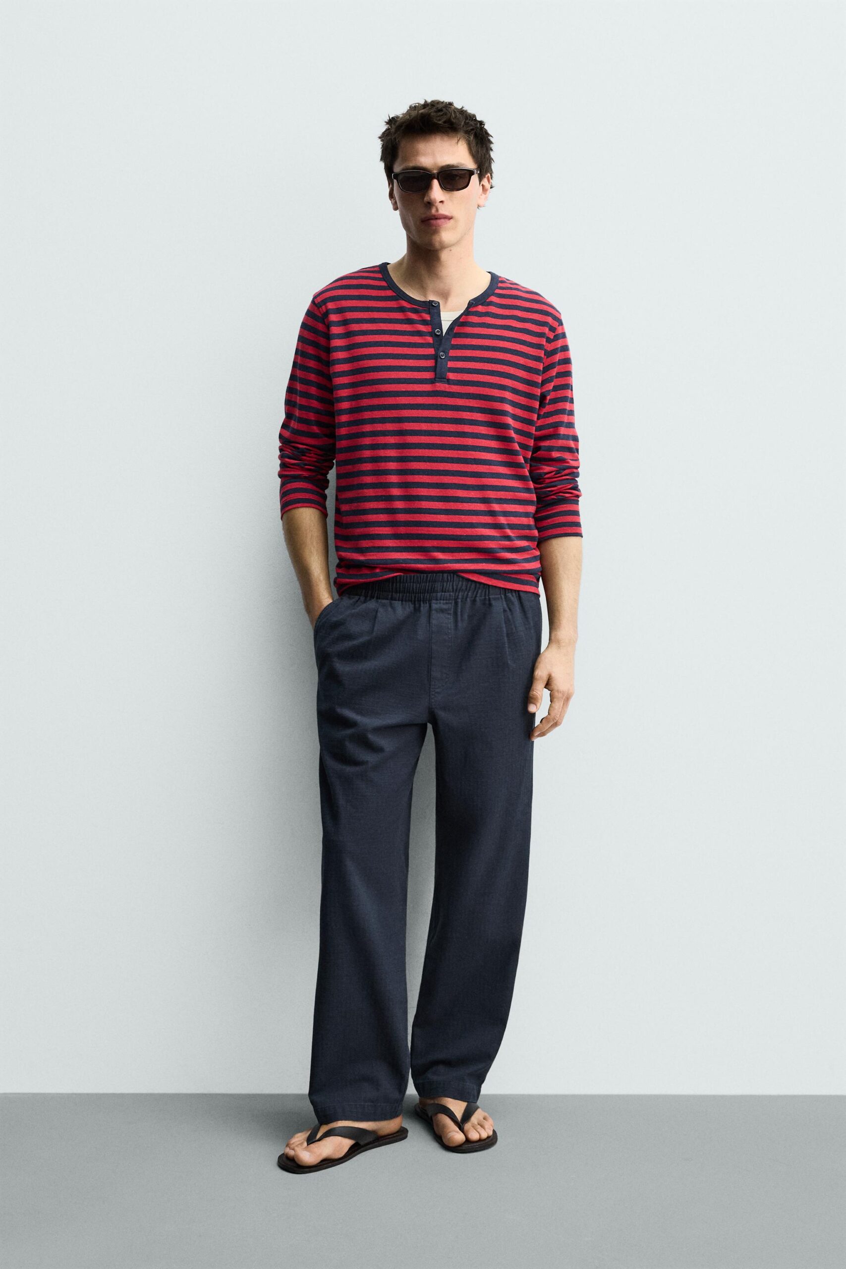 PANTALON À MOTIF EN ÉCHELLE DE POISSON, COUPE DÉCONTRACTÉE