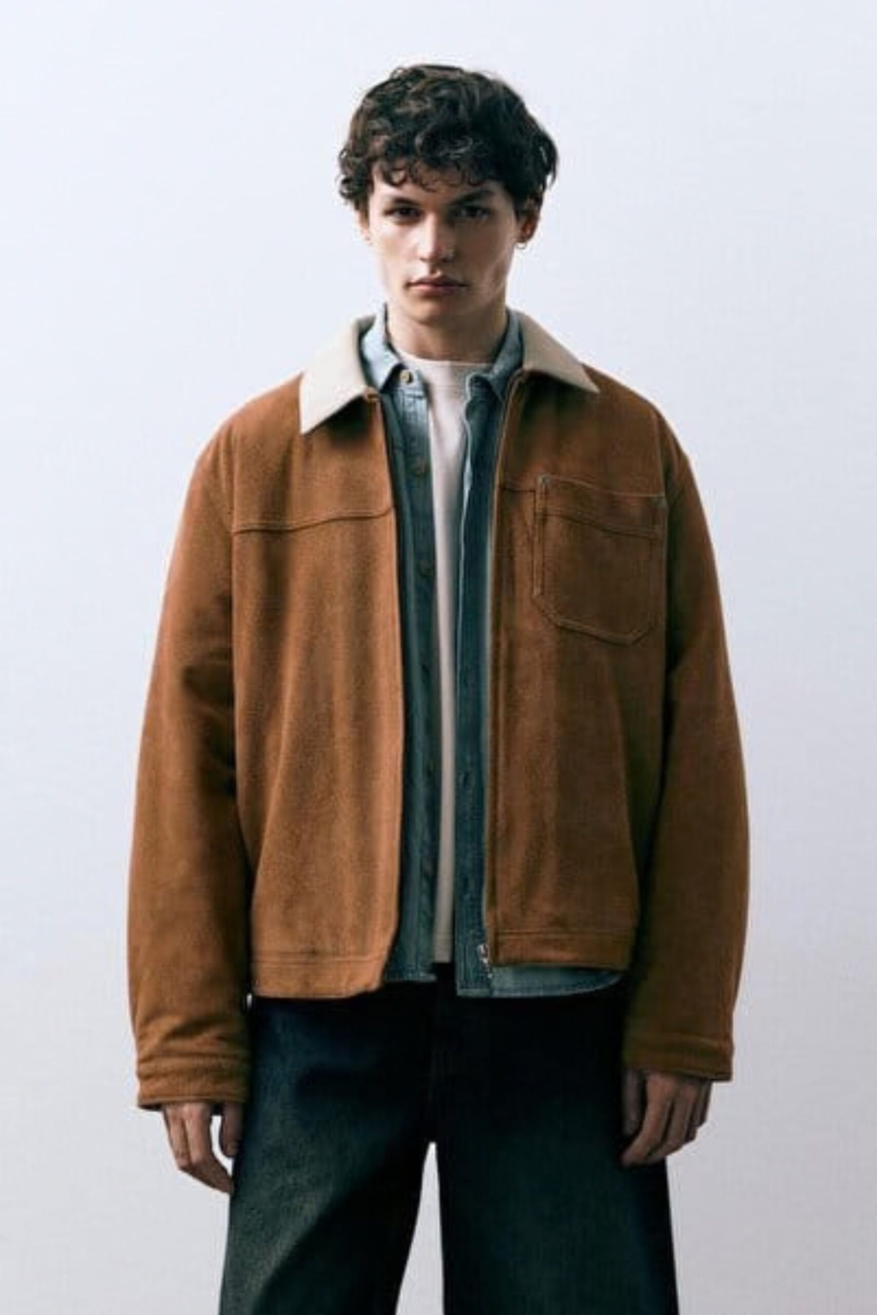 VESTE WORKWEAR MARRON À COL CONTRASTANT ÉCRU